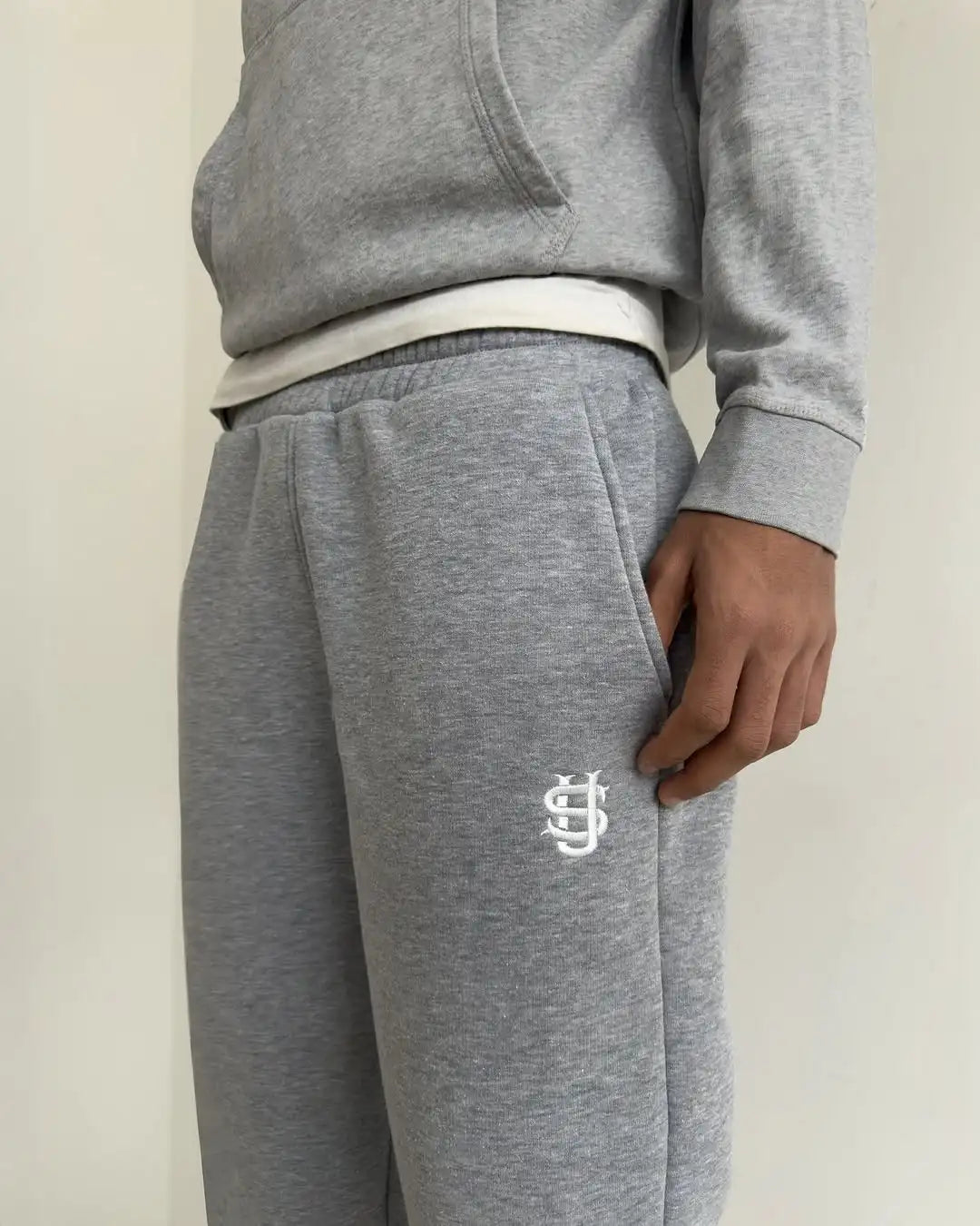 SU JOGGER – ASH GRIS